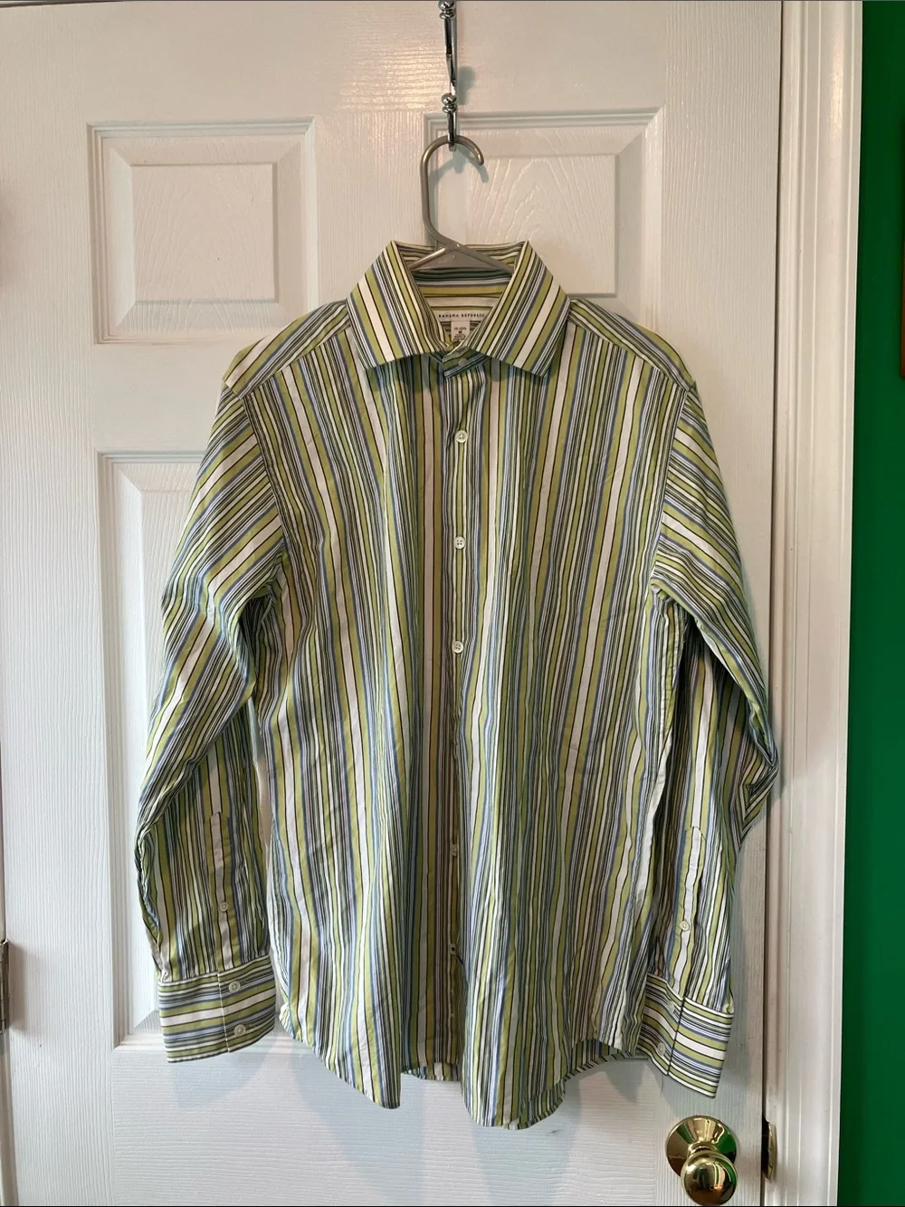 Banana republic 15-15.5 100% cotton button front shirt green stripe long sleeve